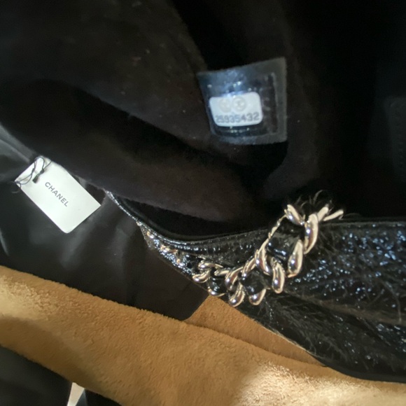 Chanel Black glazed calf Leather Women's shoulder Bag - Picture 10 of 11